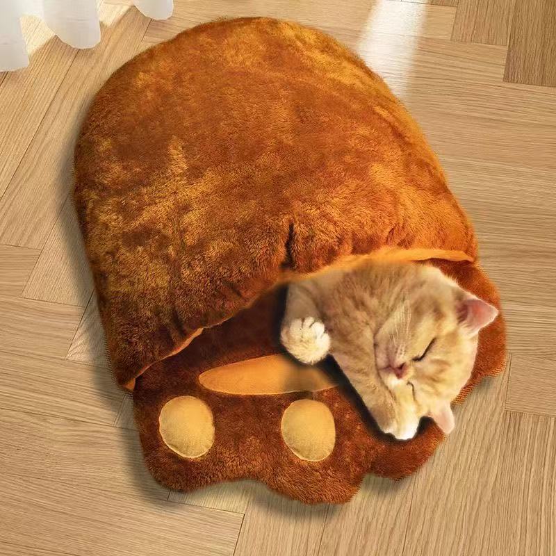 A Thickened Winter Dog Bed Designed in The Shape of a Bear Paw, Semi-Enclosed for Warmth, Suitable for All Seasons, with a Removable Sleeping for Both Cats And Dogs, Applicable for Various Pet Supplies And Furniture